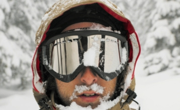 how to keep goggles from fogging up